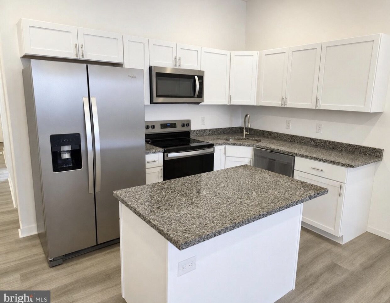 4031 Park Heights Avenue photo 4