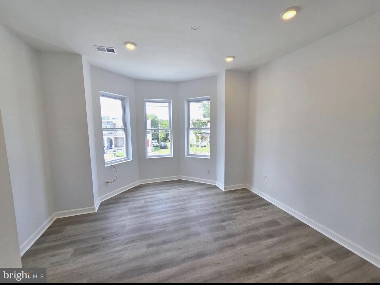 4031 Park Heights Avenue photo 7