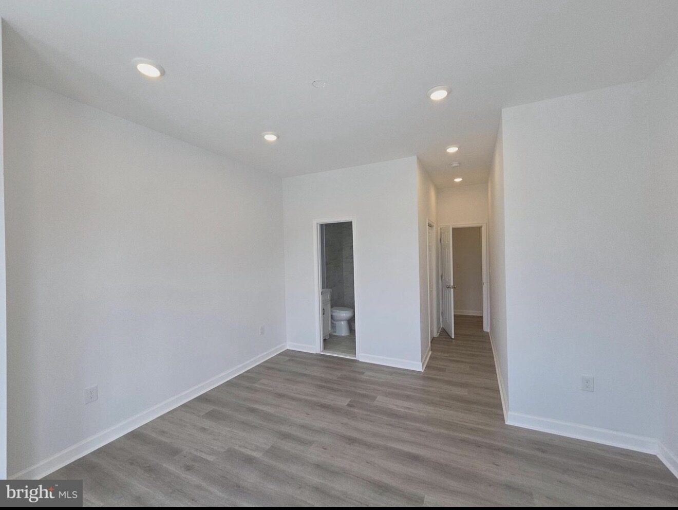 4031 Park Heights Avenue photo 8