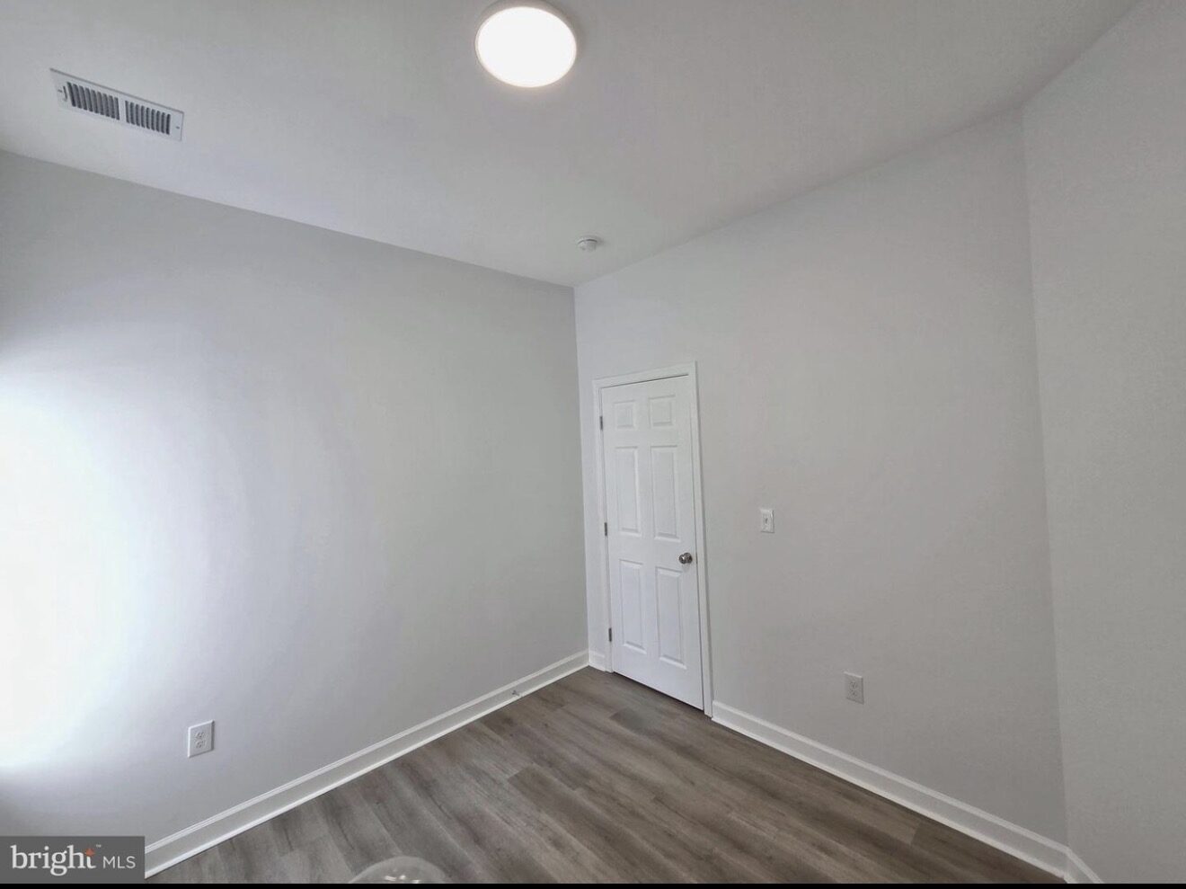 4031 Park Heights Avenue photo 14