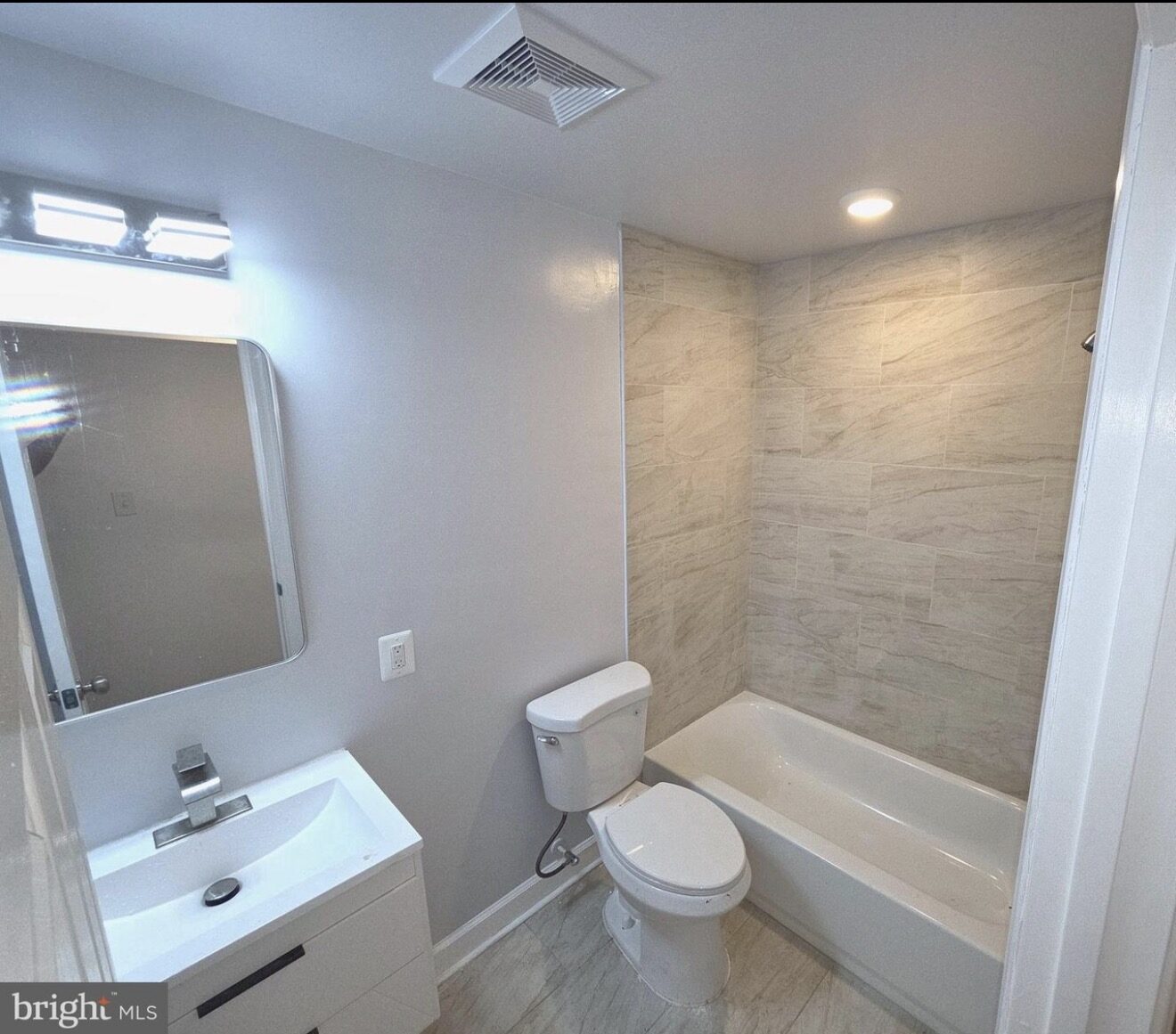 4031 Park Heights Avenue photo 16