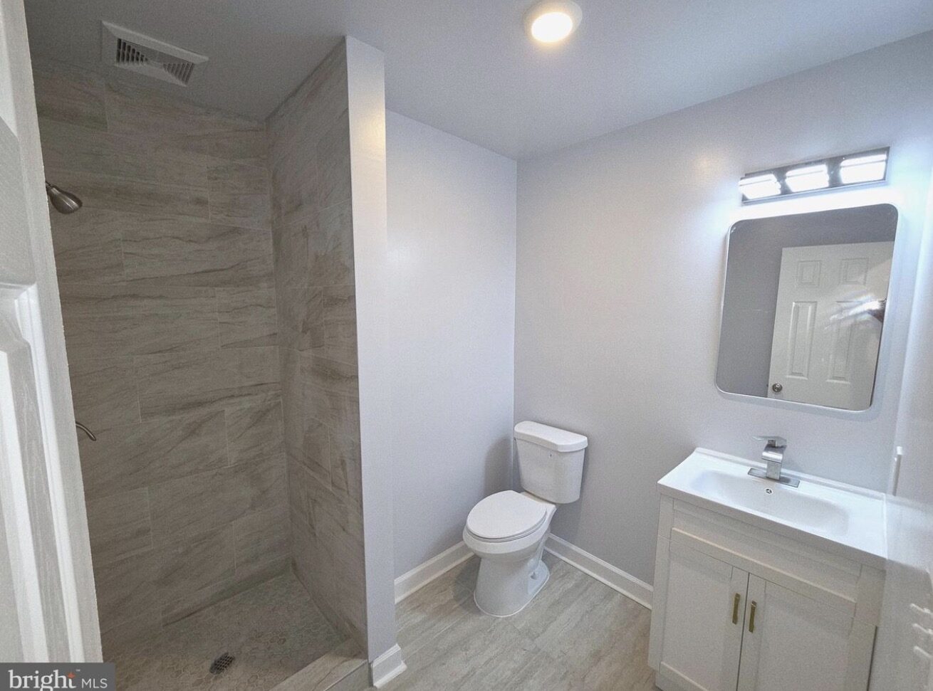 4031 Park Heights Avenue photo 18