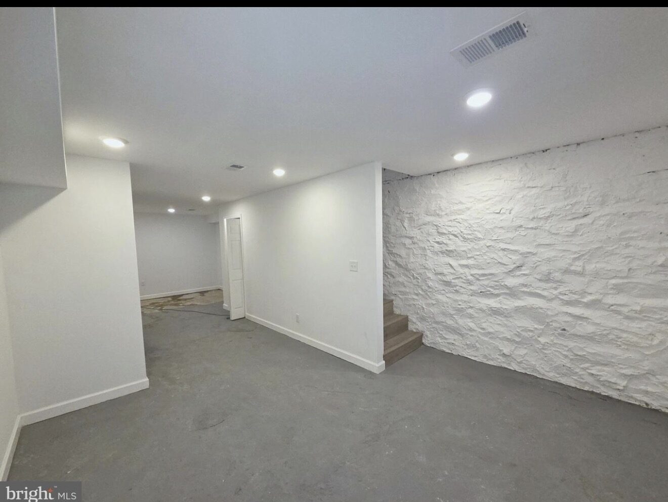 4031 Park Heights Avenue photo 20