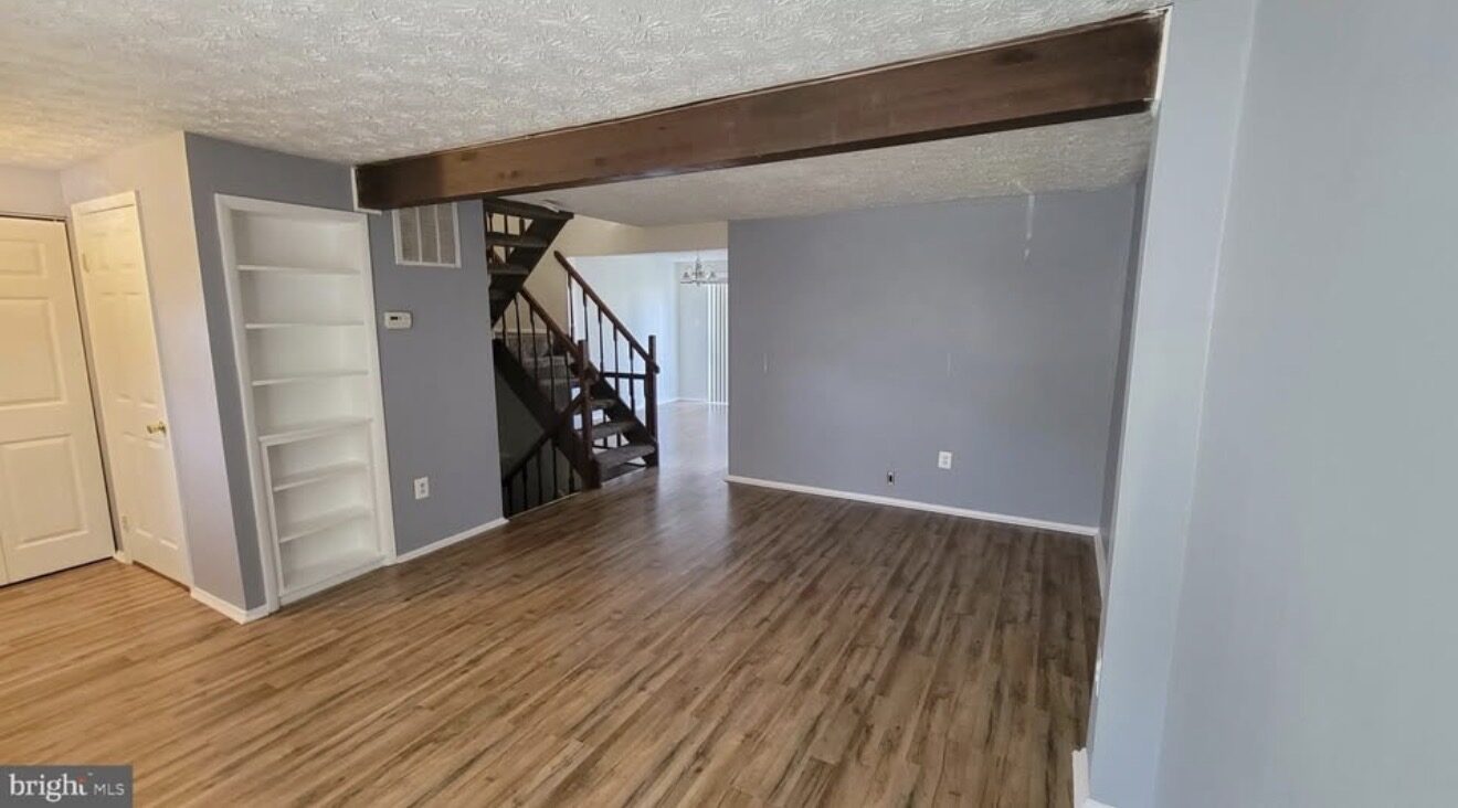 7626 Green Willow Court photo 2