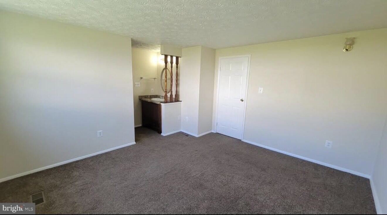 7626 Green Willow Court photo 6