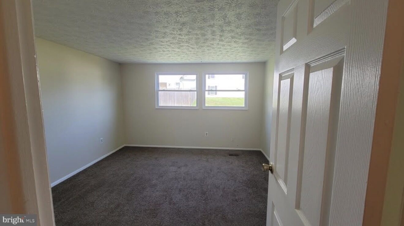 7626 Green Willow Court photo 9